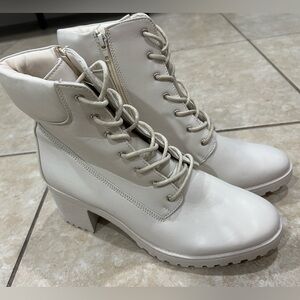 Windsor Cream Lace-Up Boots